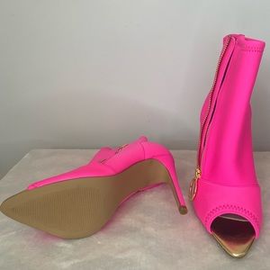 Women heeled booties